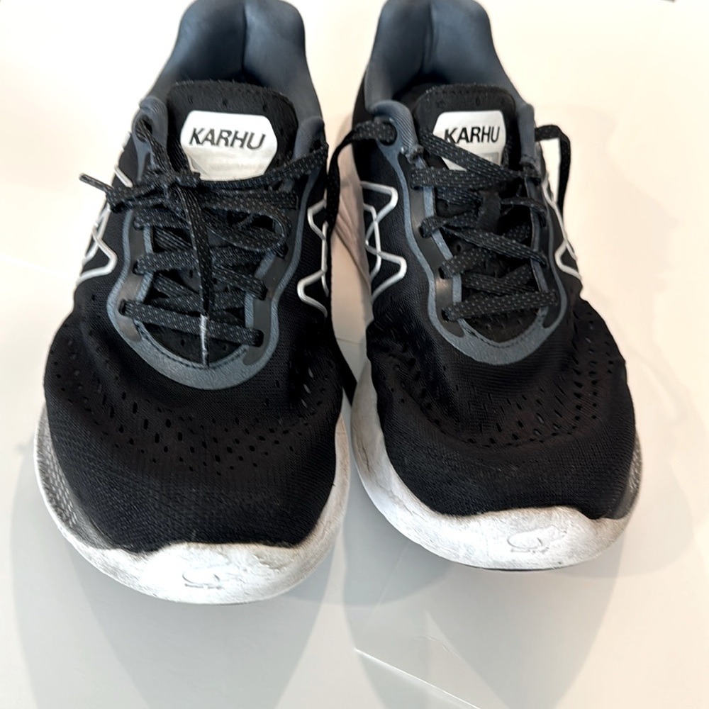 KARHU Running Shoe, F100321, size 9.5, Black